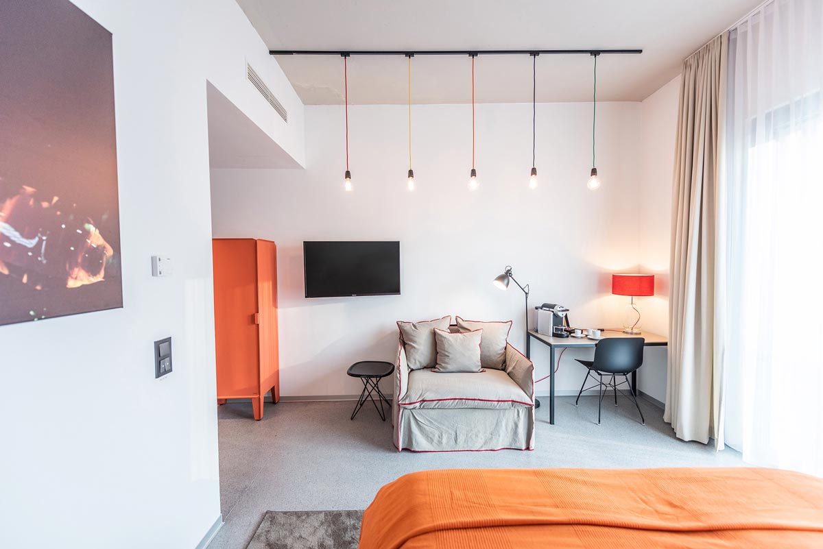 Bed+Breakfast Bärnbach: Comfort-Doppelzimmer, 24 m² inkl. Badezimmer, Mini-Bar und Relaxsofa